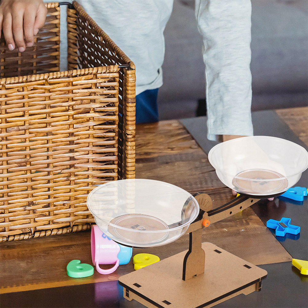 子供向けの木製バランススケール2個セット。幼稚園での科学実験 - Kids Education Activities のレビューと価格